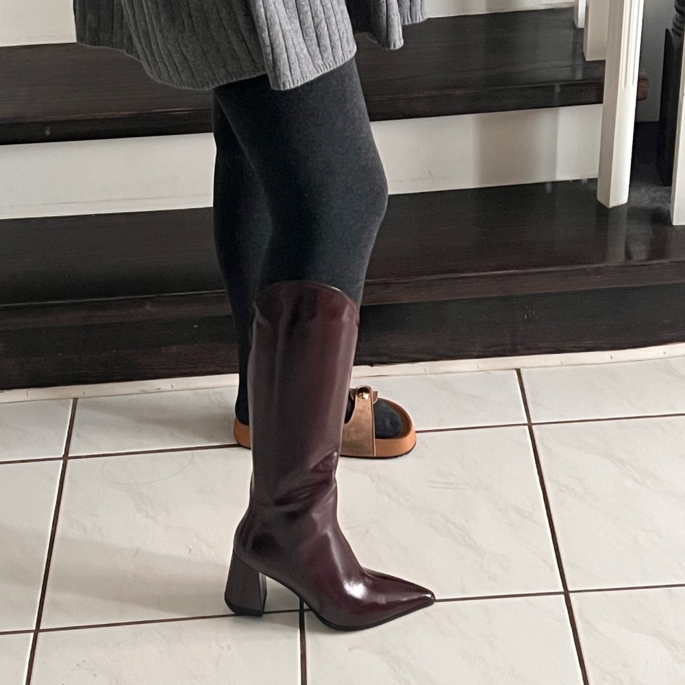 Elegant Anchora Red Leather Knee-High Boots - Picture 11 of 16